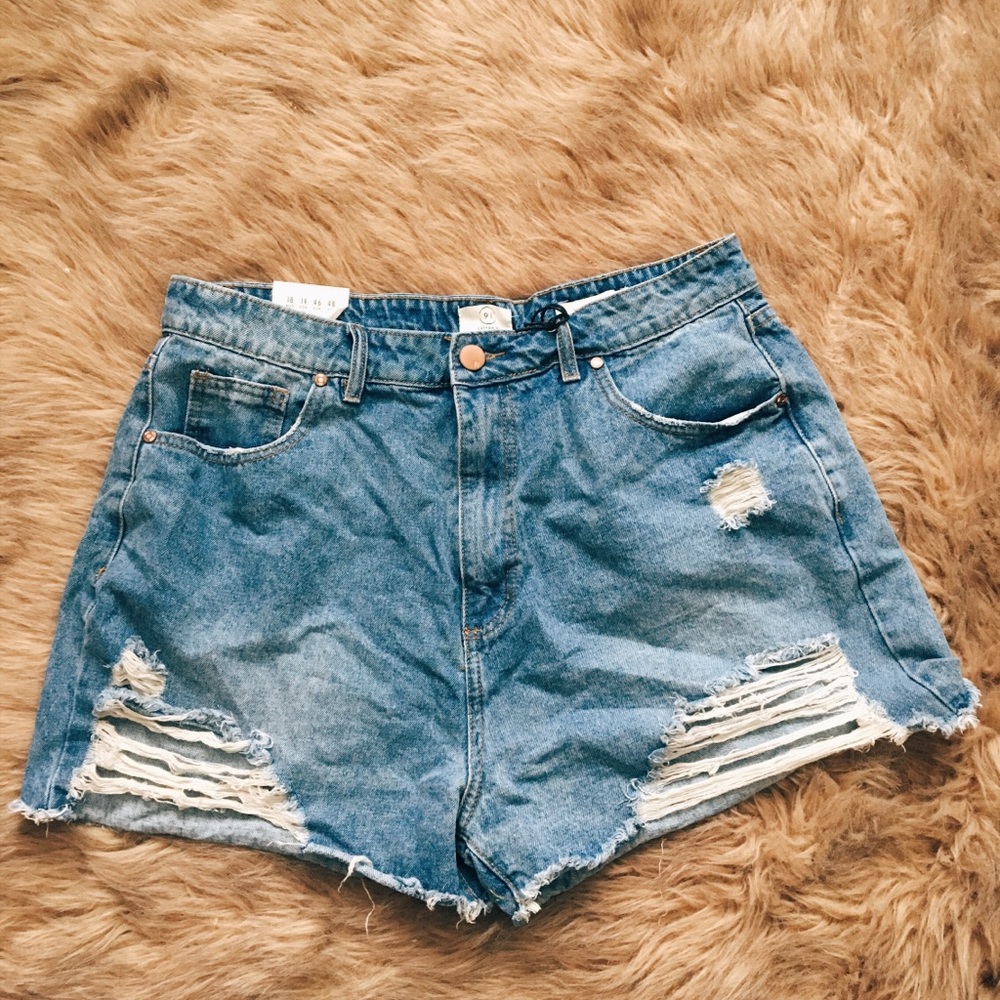 NWT High Waisted Distressed Denim Shorts